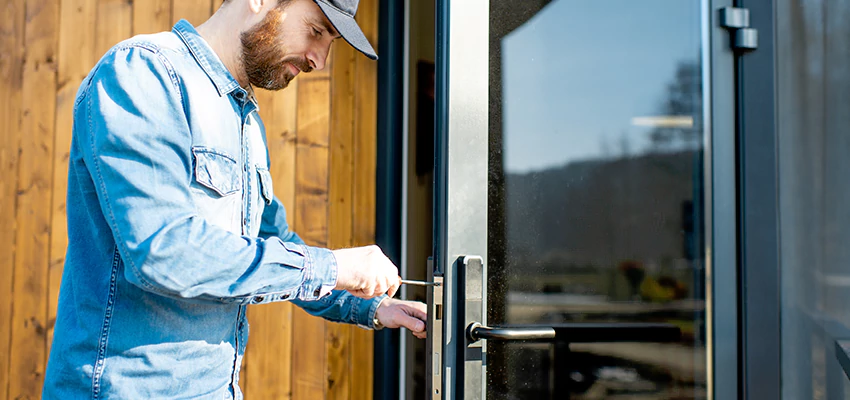 Frameless Glass Storefront Door Locks Replacement in Carteret, NJ